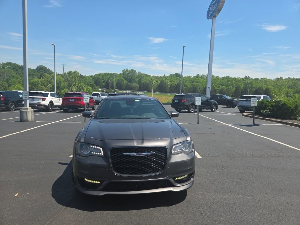 Used 2020 Chrysler 300 S w/ Safetytec Plus Group RWD image 2