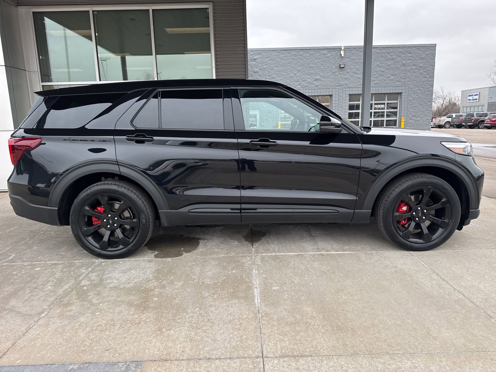 Certified 2022 Ford Explorer ST w/ Equipment Group 401A image 9