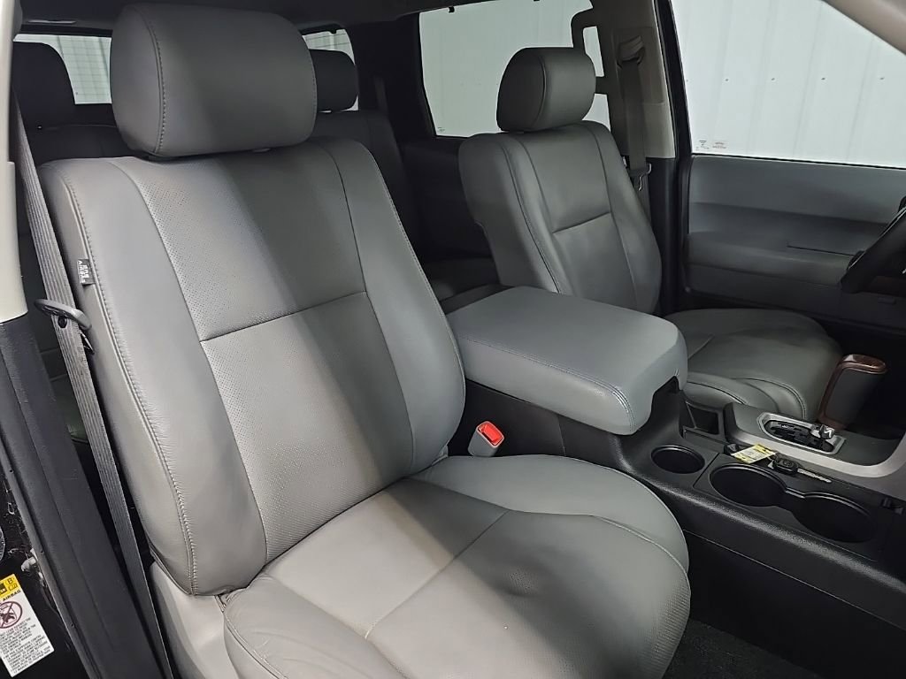 Used 2016 Toyota Sequoia Platinum image 15