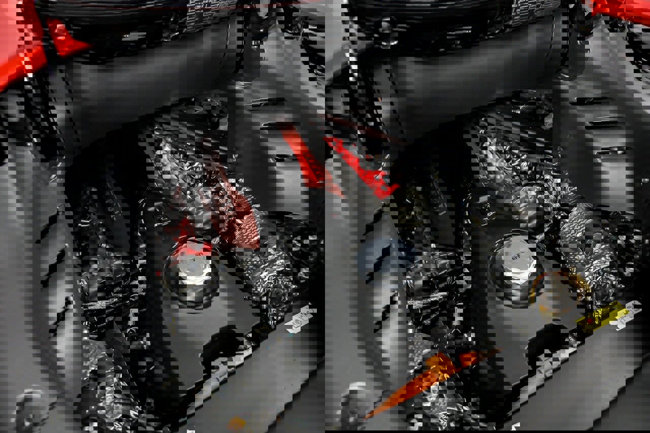 Used 2022 Ferrari SF90 Spider image 24