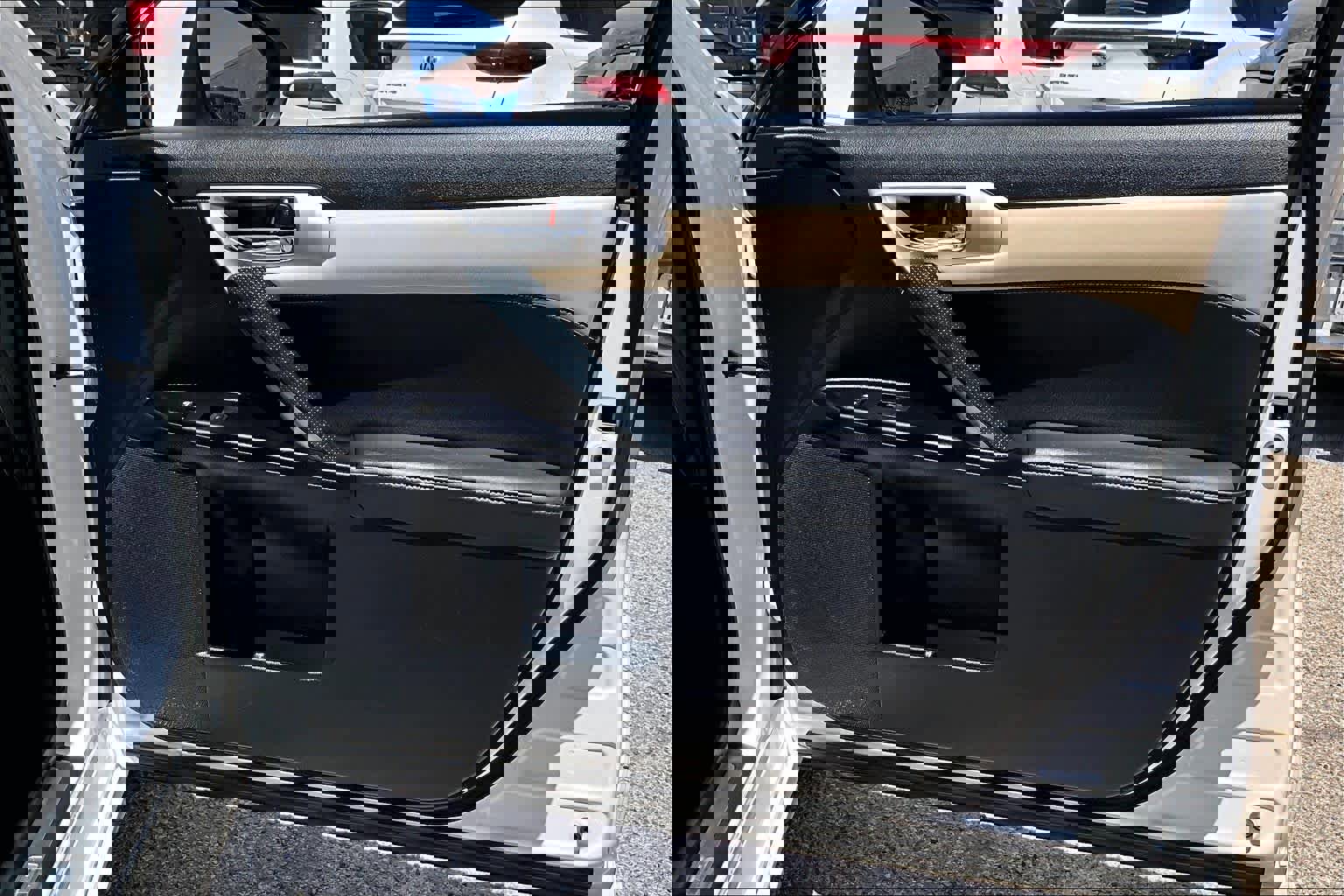 Used 2014 Lexus CT 200h FWD image 22