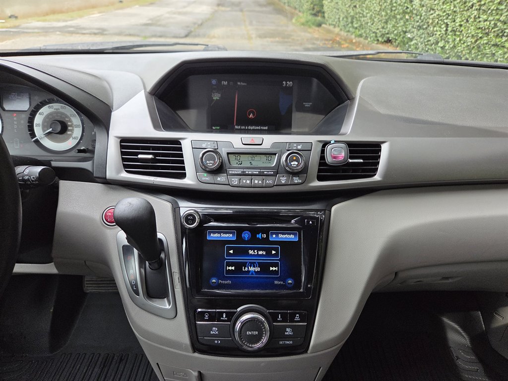 Used 2016 Honda Odyssey EX-L image 22
