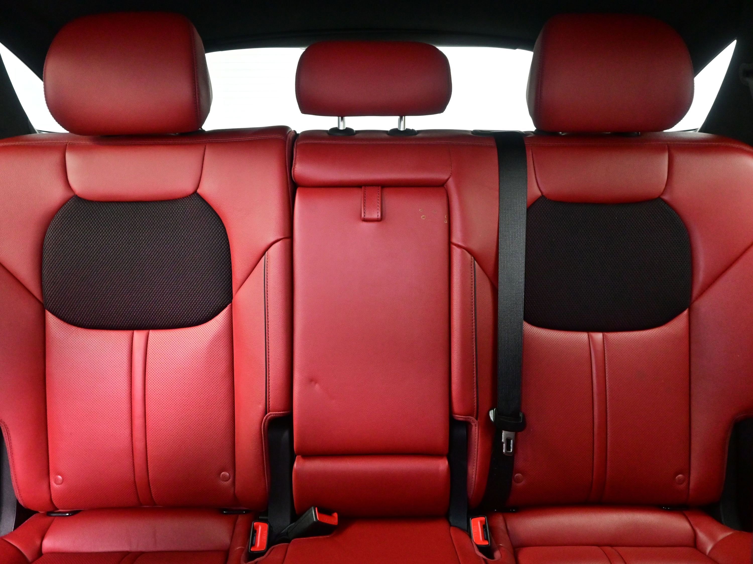 Certified 2023 Genesis GV70 2.5T w/ Sport Prestige Package image 19