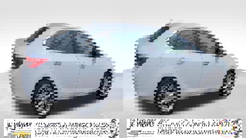 Used 2013 Buick Verano Leather FWD image 7