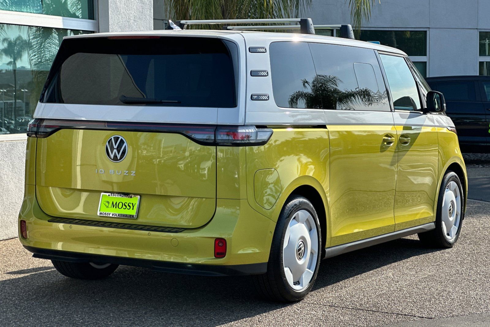 New 2025 Volkswagen ID. Buzz 1st Edition image 4