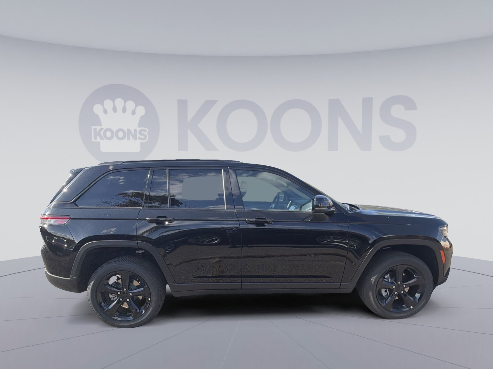 New 2025 Jeep Grand Cherokee Laredo image 8