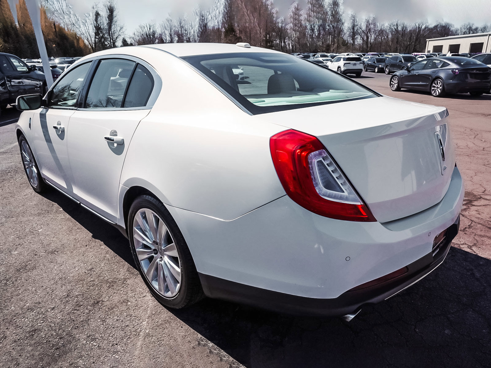 Used 2013 Lincoln MKS AWD image 4