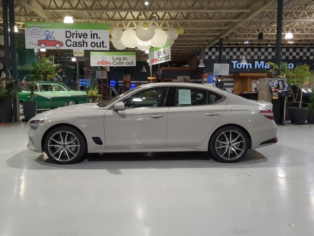 Used 2025 Genesis G70 2.5T image 11