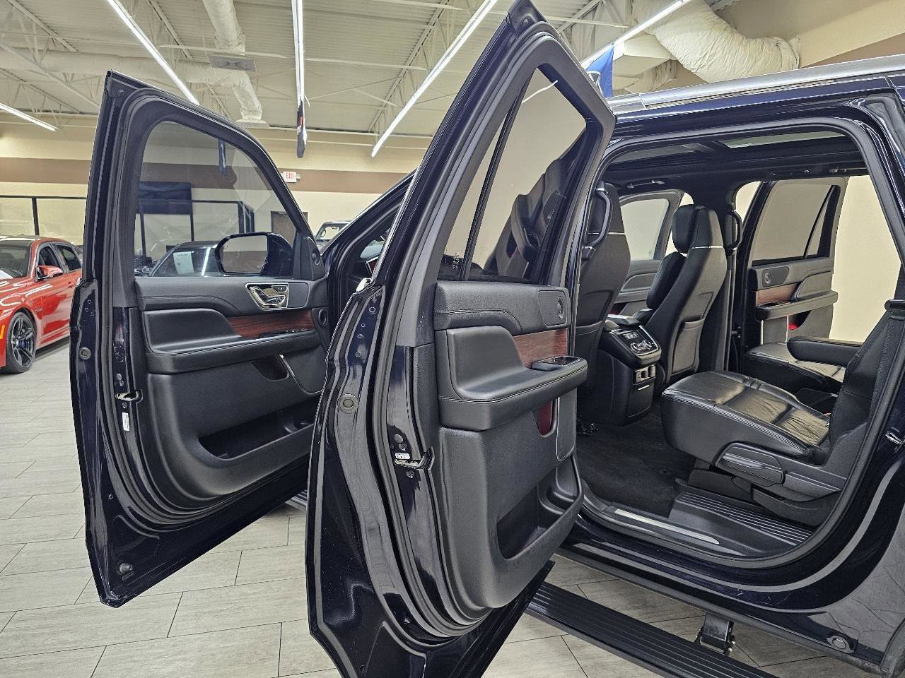 Used 2021 Lincoln Navigator L Reserve RWD image 17