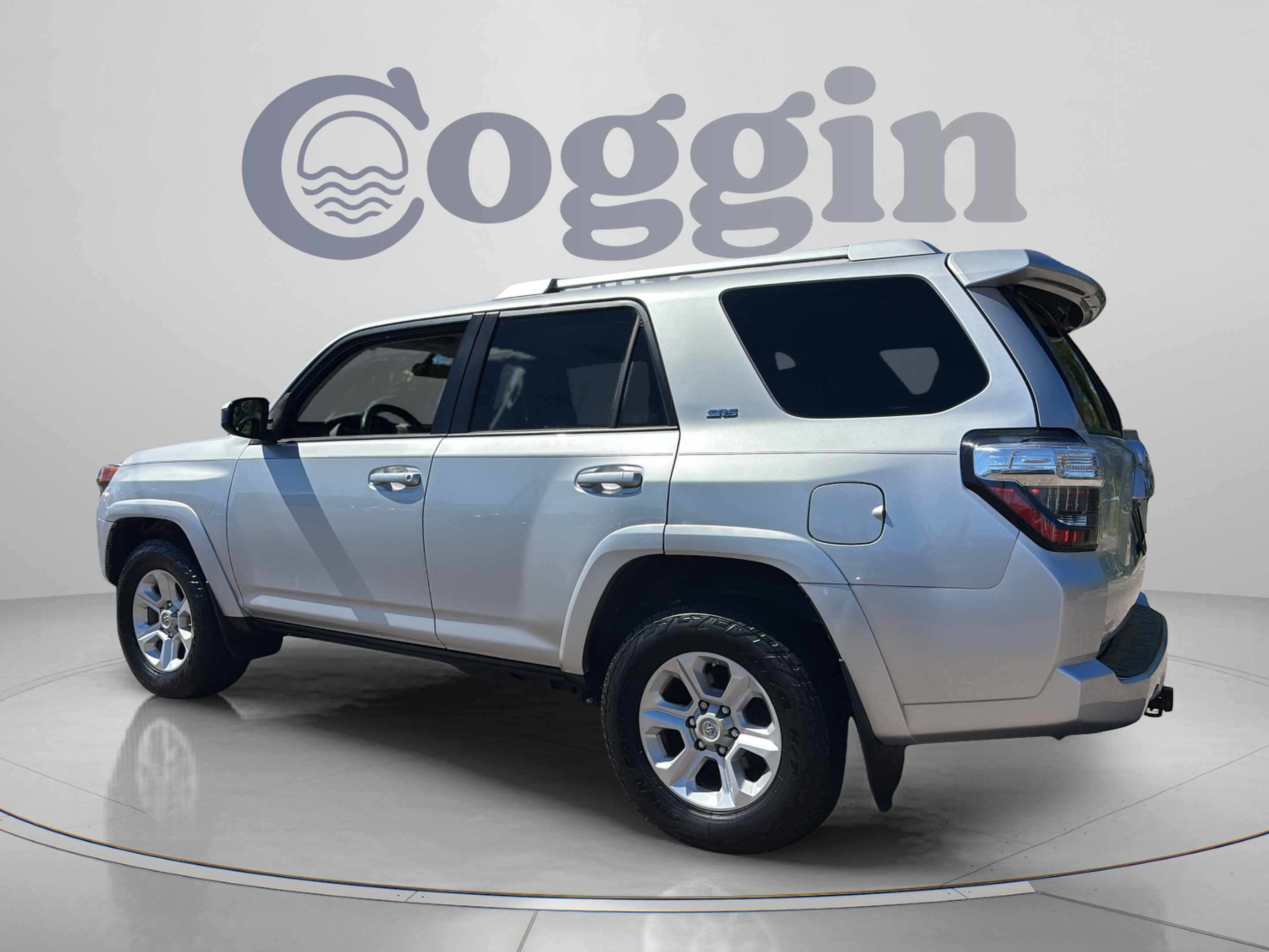 Used 2015 Toyota 4Runner SR5 RWD image 3