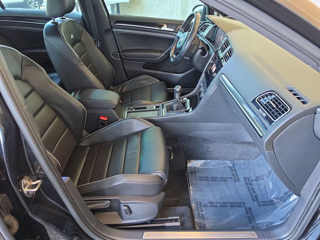 Used 2019 Volkswagen Golf R 4-Door image 31