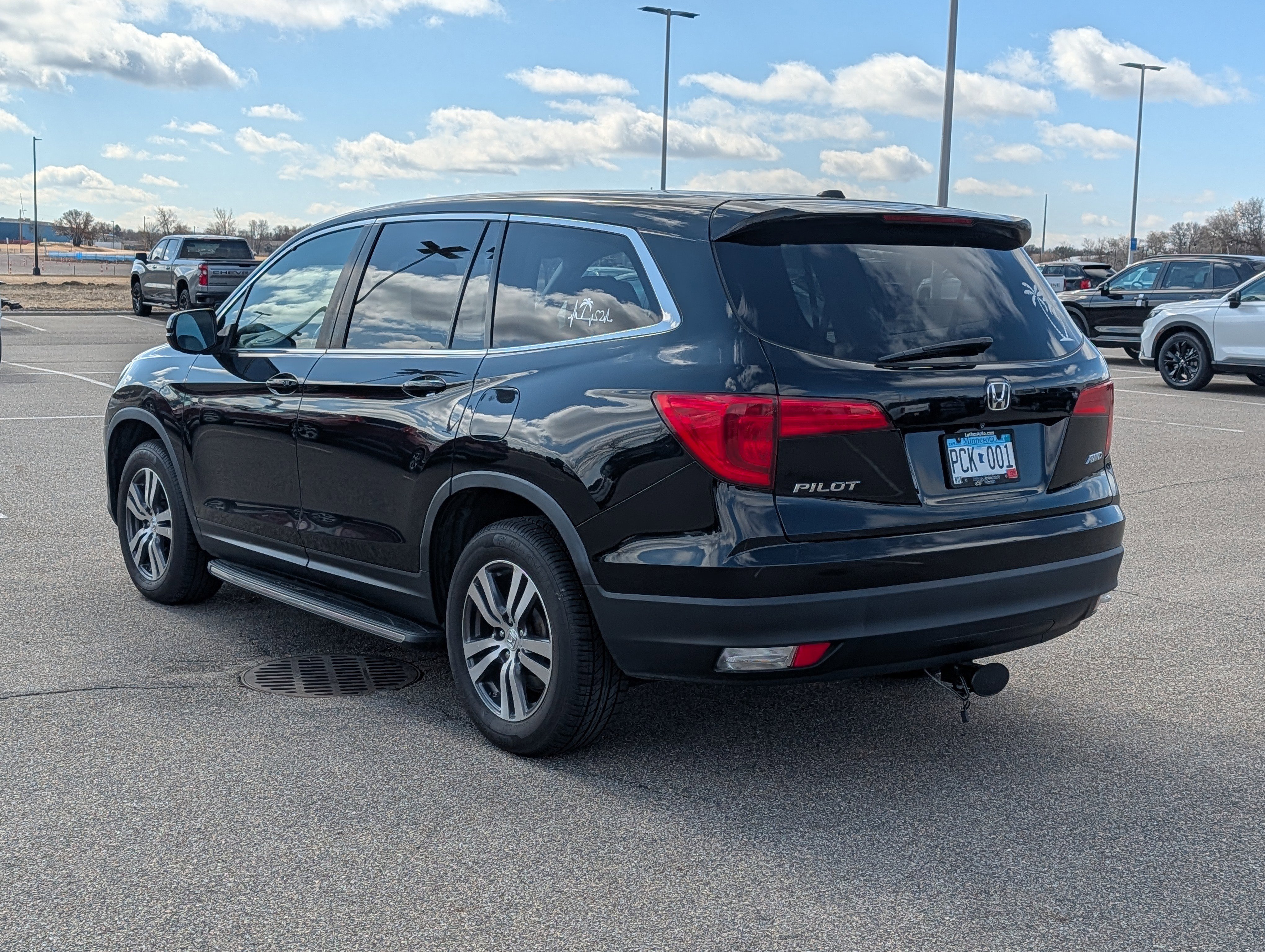 Used 2017 Honda Pilot EX-L image 3