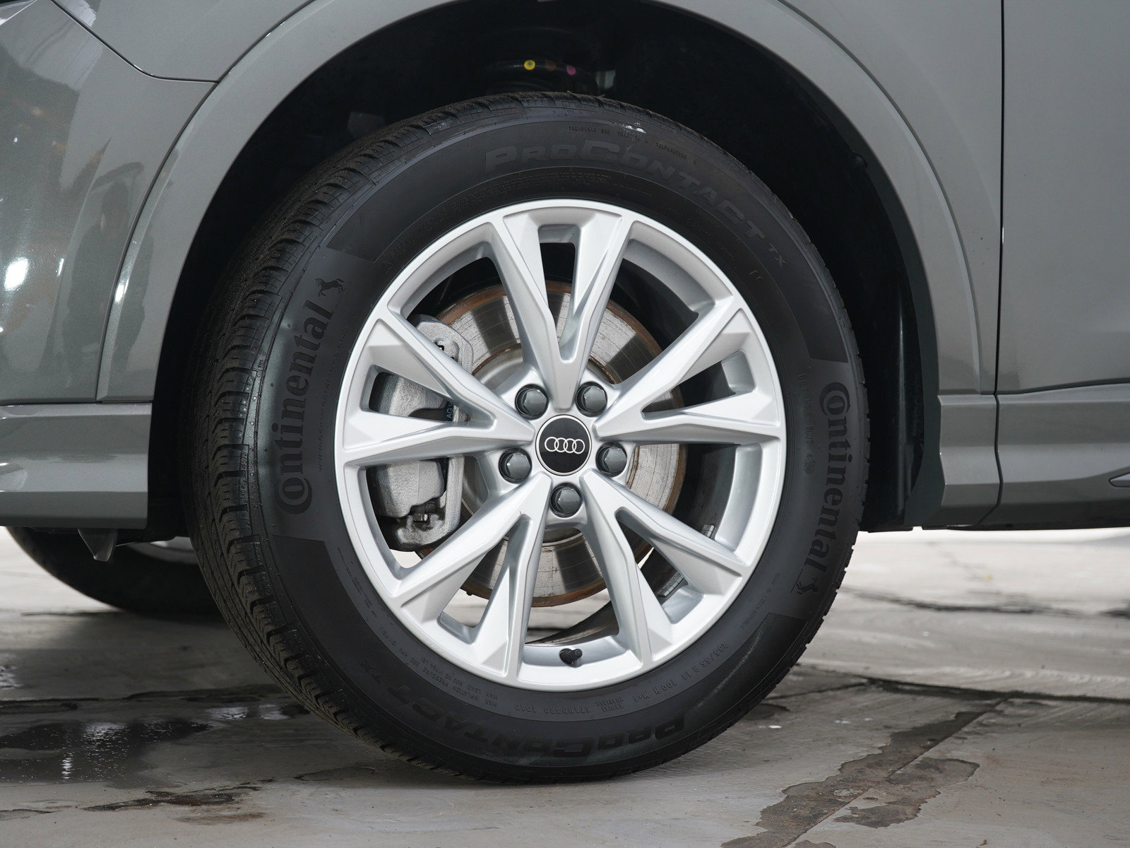 Used 2025 Audi Q3 2.0T Premium image 30