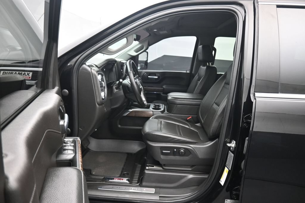 Used 2023 GMC Sierra 2500 Denali w/ Denali Black Diamond Edition AWD/4WD image 12