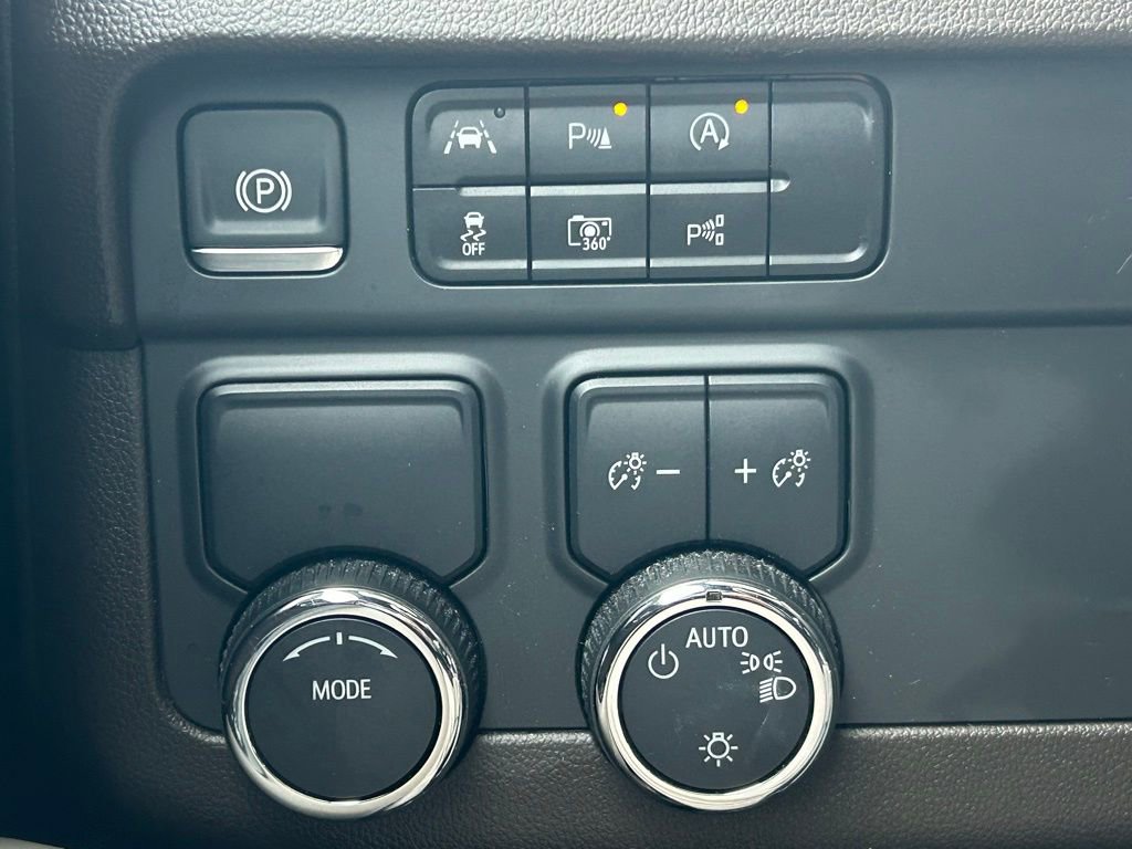 Used 2025 Chevrolet Tahoe LS image 31