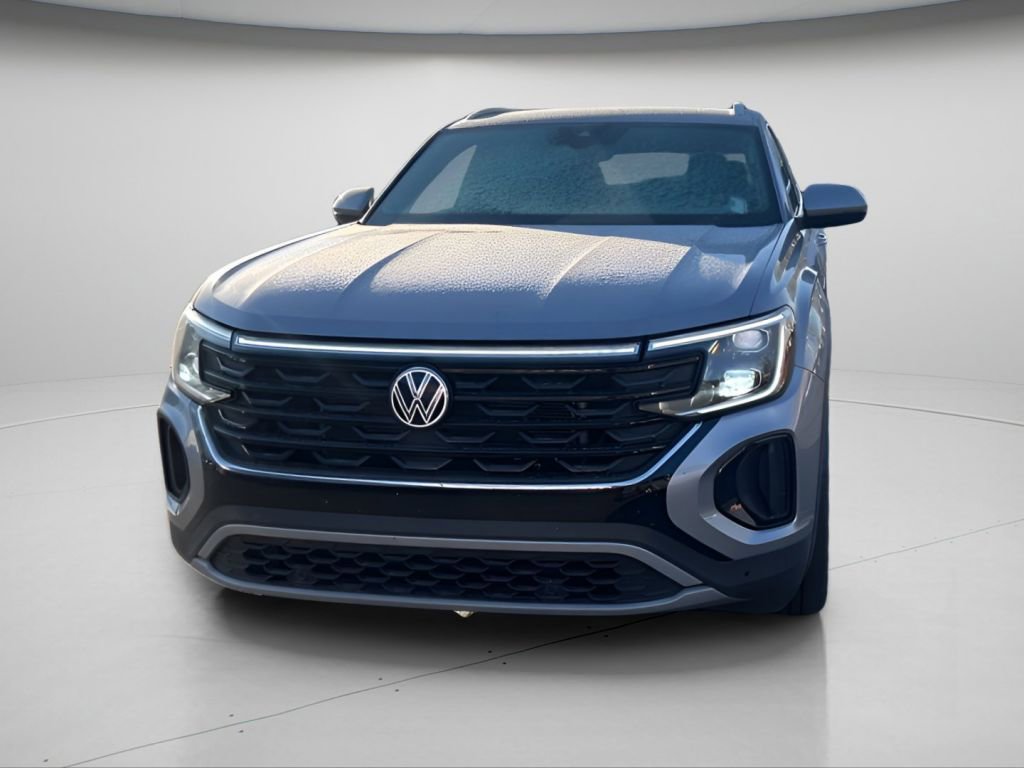Used 2024 Volkswagen Atlas Cross Sport SE w/ Panoramic Sunroof Package image 9