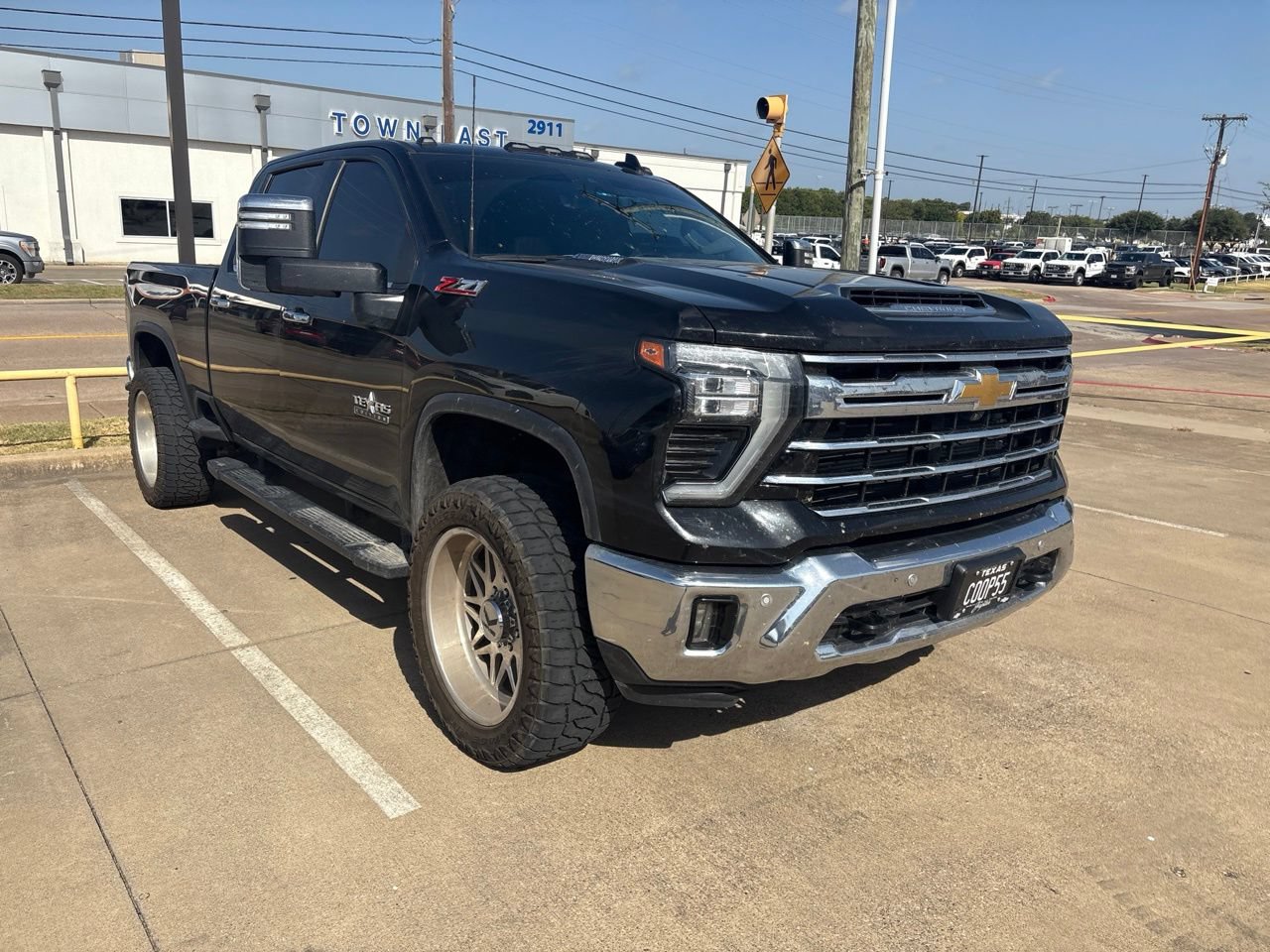 Used 2024 Chevrolet Silverado 2500 LTZ w/ LTZ Premium Texas Edition AWD/4WD image 15