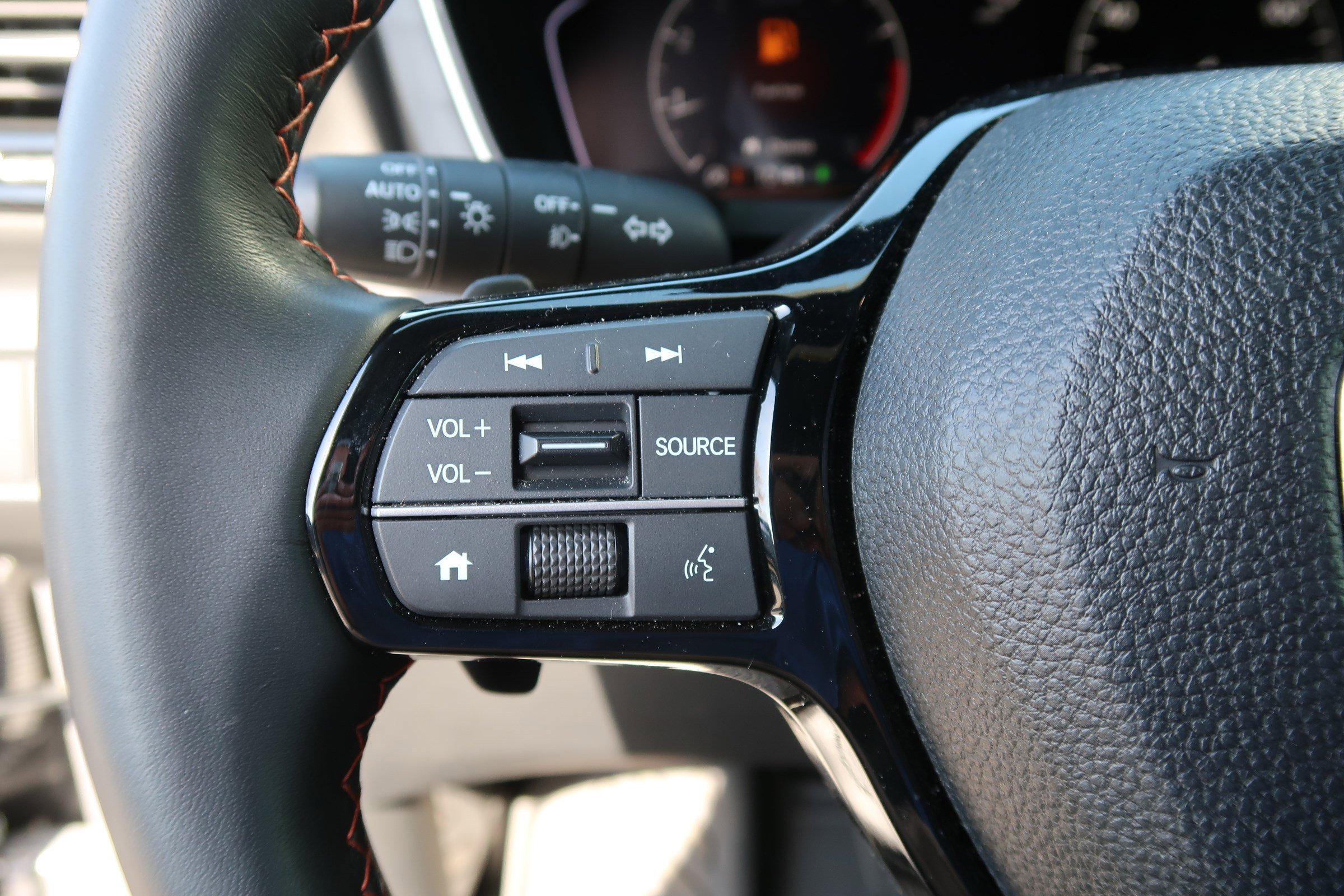 Used 2025 Honda Pilot Sport image 20