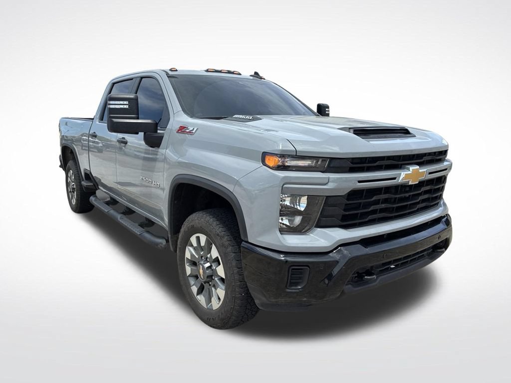Used 2025 Chevrolet Silverado 2500 Custom w/ Custom Value Package AWD/4WD image 3