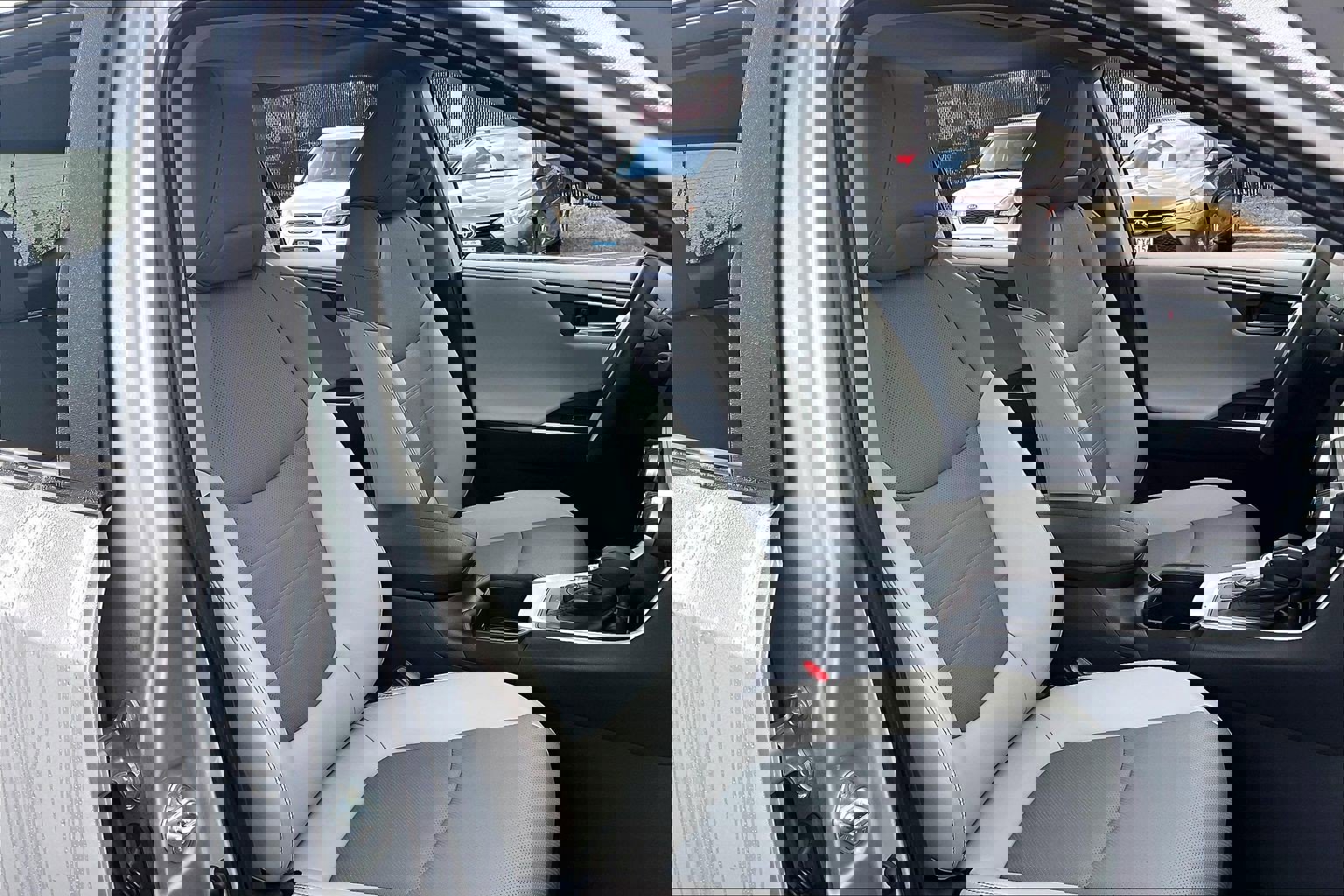 Used 2025 Toyota RAV4 Limited image 9