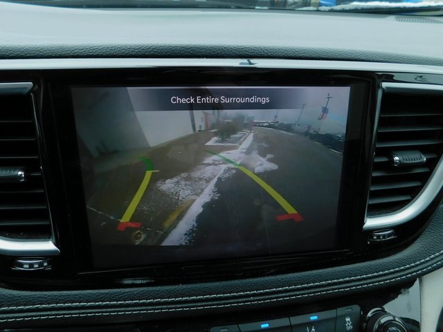 Used 2023 Chrysler Pacifica Limited image 16