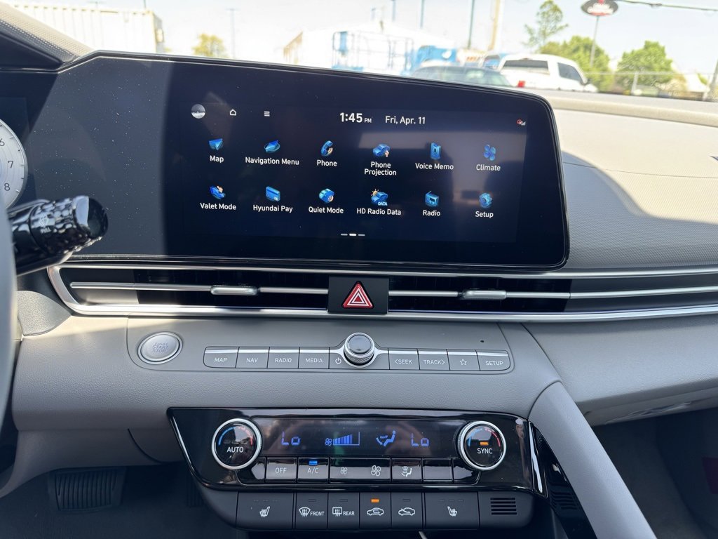 New 2025 Hyundai Elantra SEL image 24