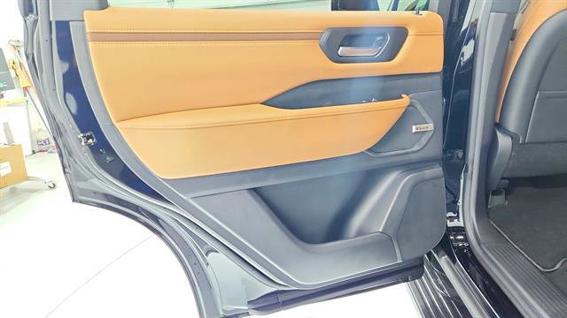 New 2026 Nissan Armada SL w/ Captain's Chari Seat Package image 23
