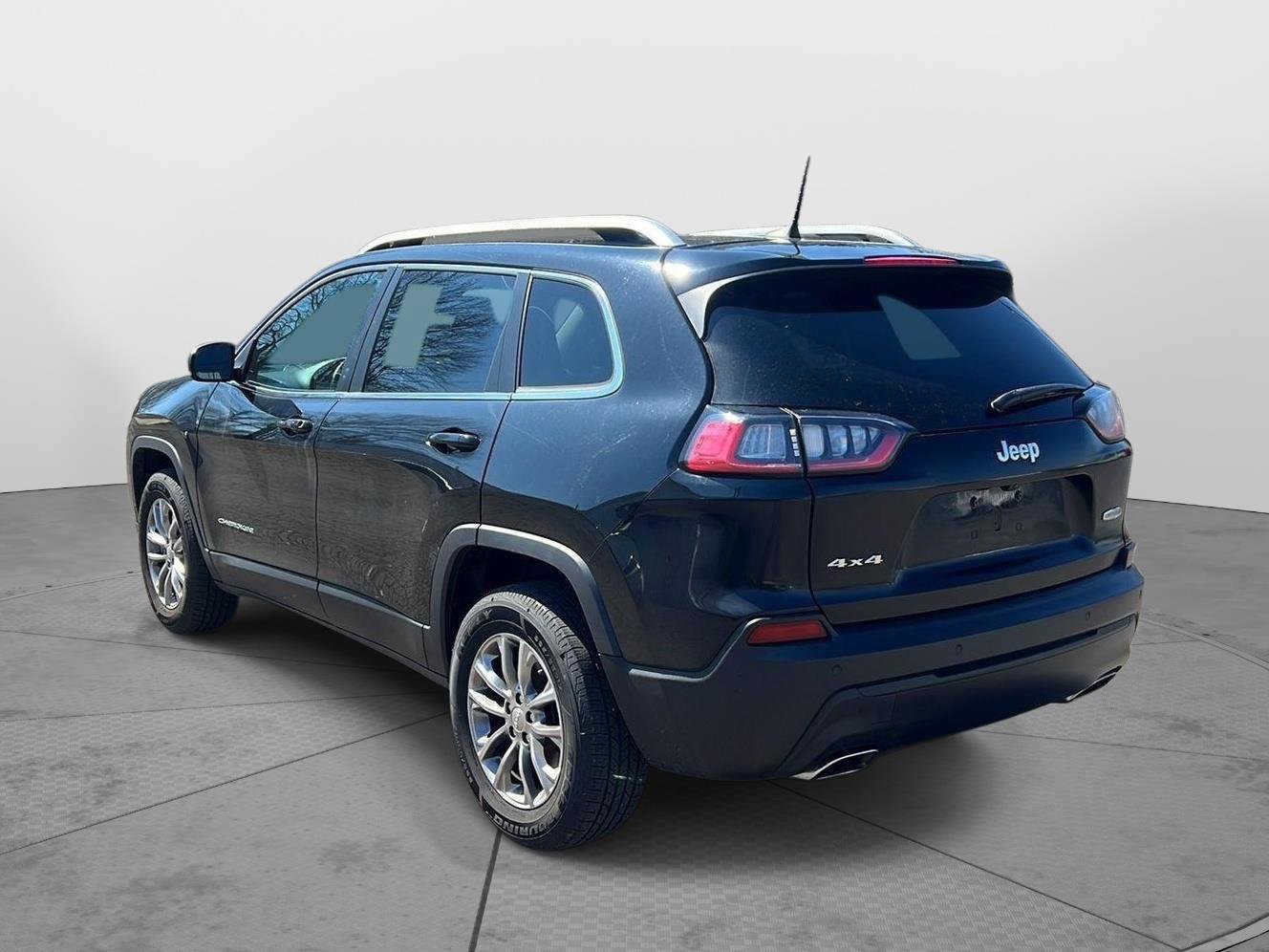 Used 2021 Jeep Cherokee Latitude Lux w/ Comfort/Convenience Group image 5