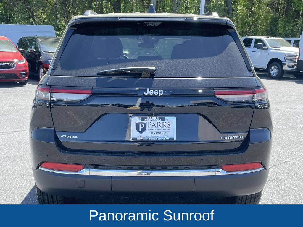 Certified 2025 Jeep Grand Cherokee Limited w/ Luxury Tech Group II AWD/4WD image 8