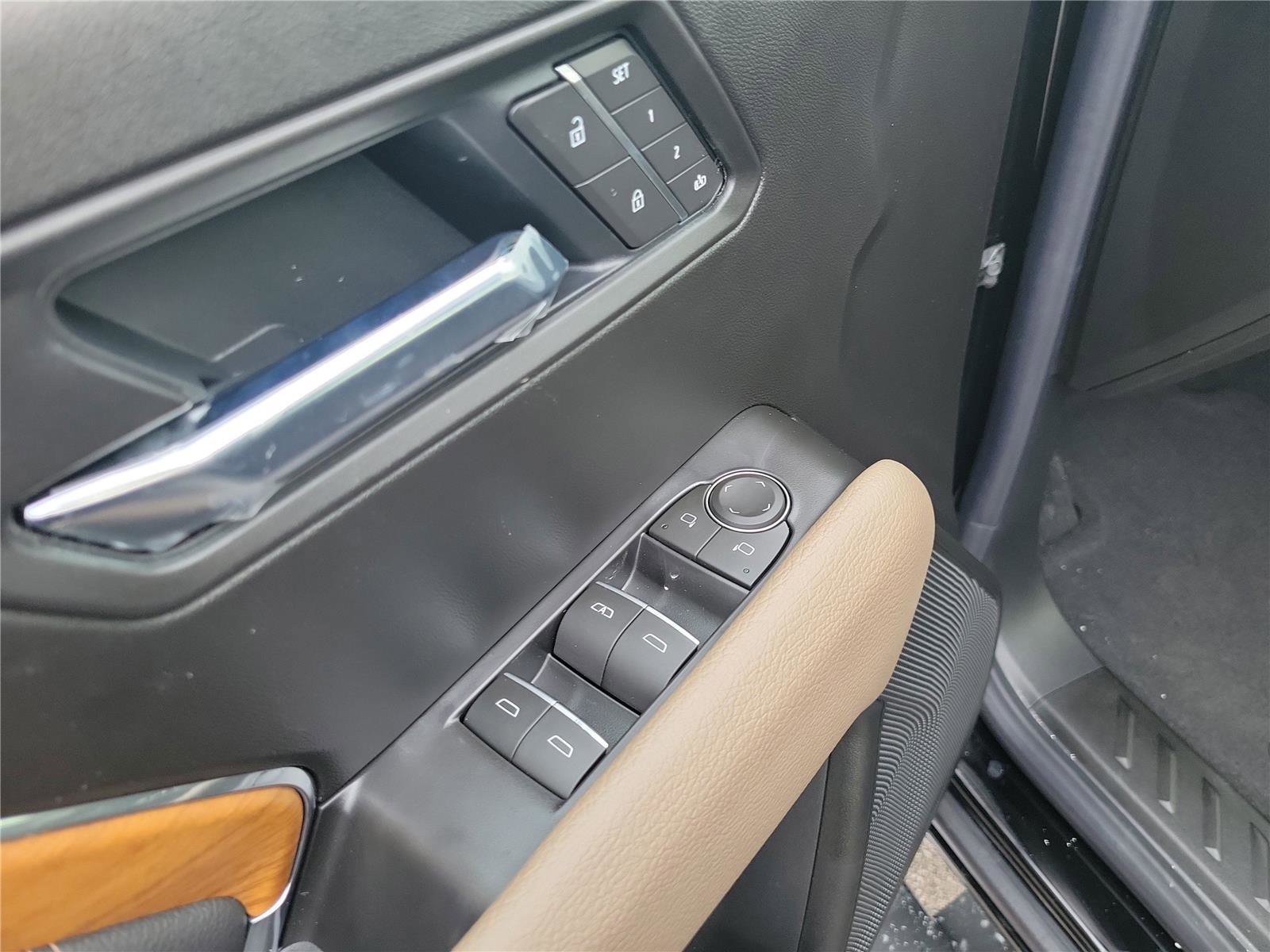 New 2026 GMC Canyon Denali image 3