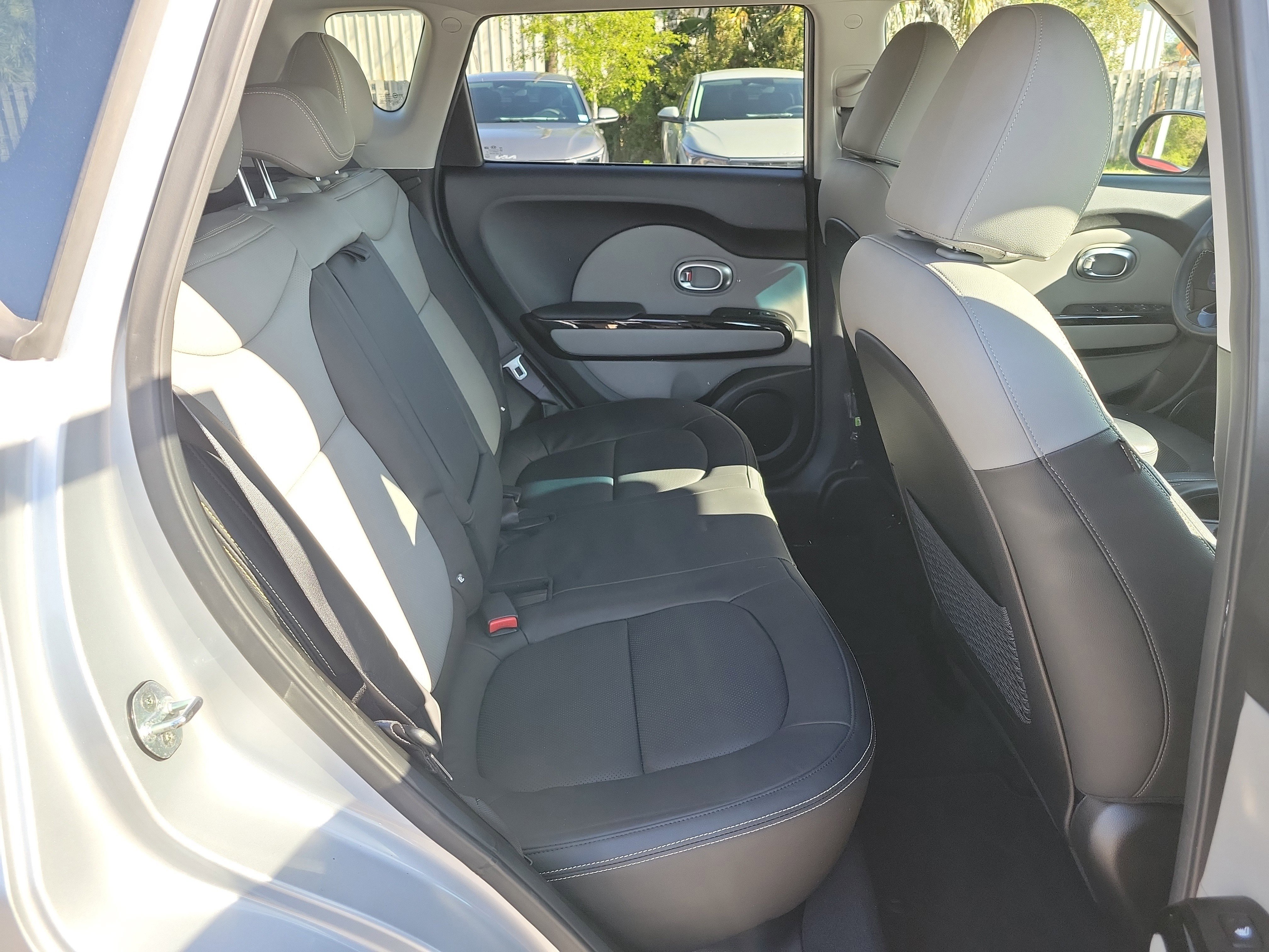 Used 2016 Kia Soul + w/ Primo Package image 12