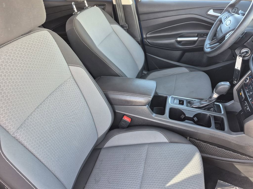 Used 2017 Ford Escape SE w/ SE Cold Weather Package image 16