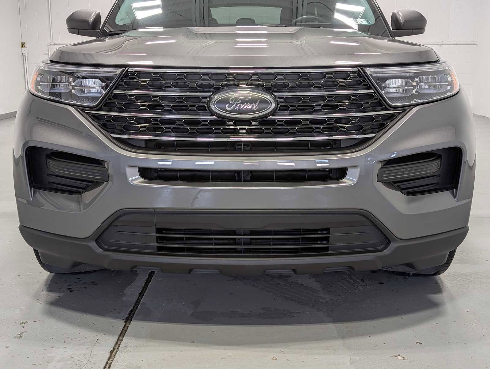 Certified 2023 Ford Explorer XLT image 2
