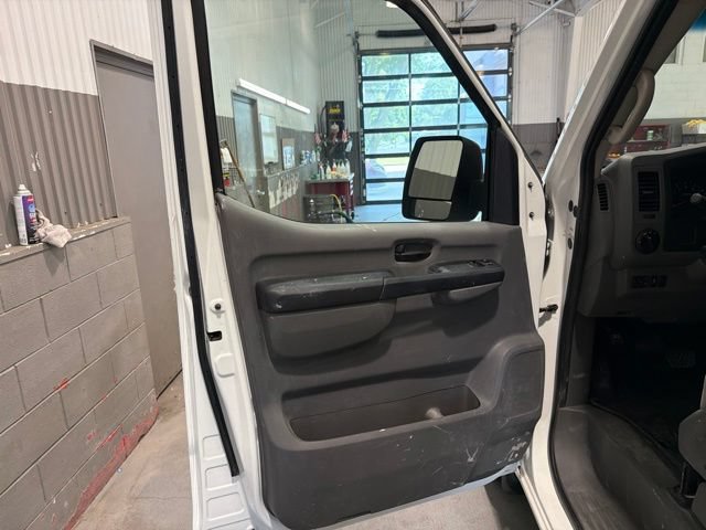 Used 2013 Nissan NV 2500 SV w/ Technology Pkg RWD image 16