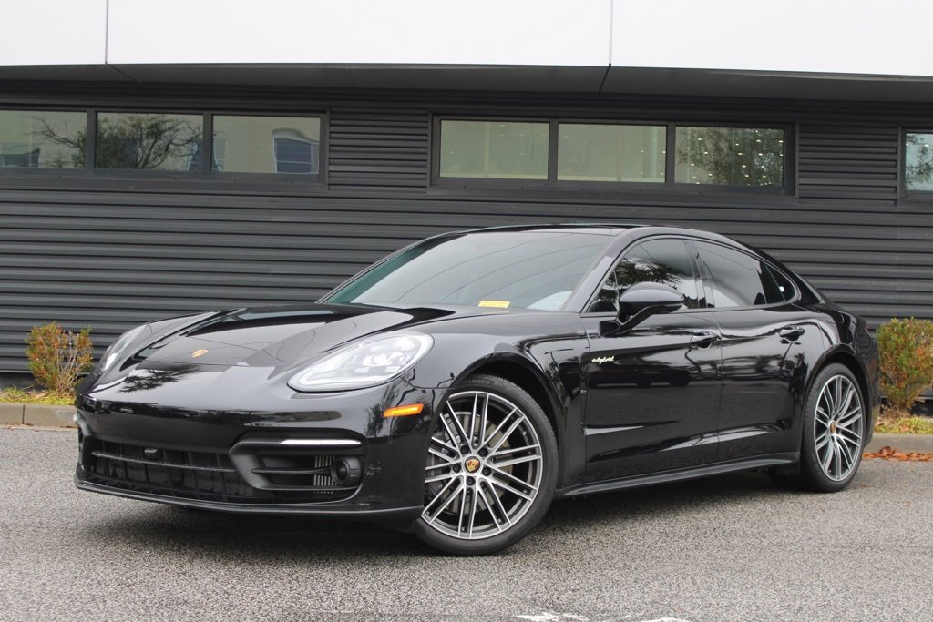 Used 2023 Porsche Panamera 4 image 1