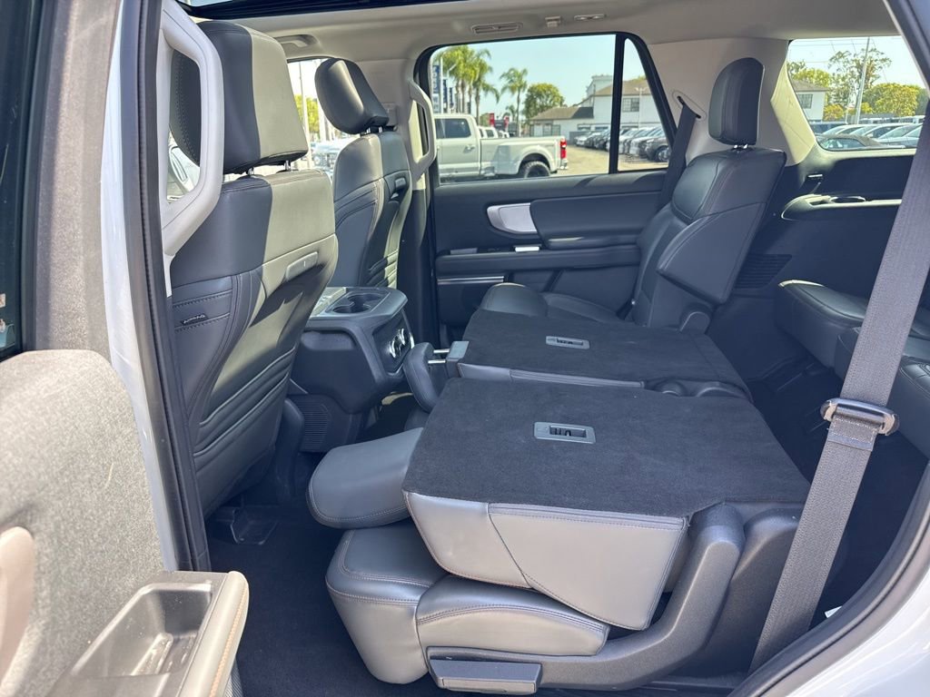 Used 2025 Ford Expedition Active AWD/4WD image 12