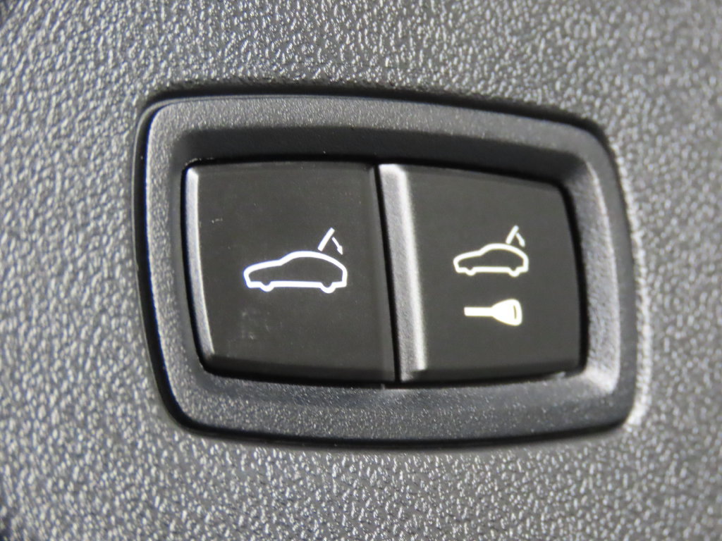 Certified 2025 Porsche Cayenne S AWD/4WD image 50