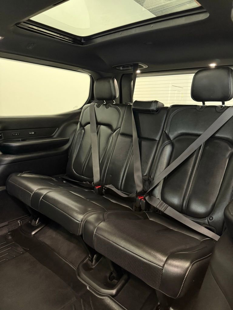 Used 2022 Jeep Wagoneer Series III w/ Premium Group I image 23