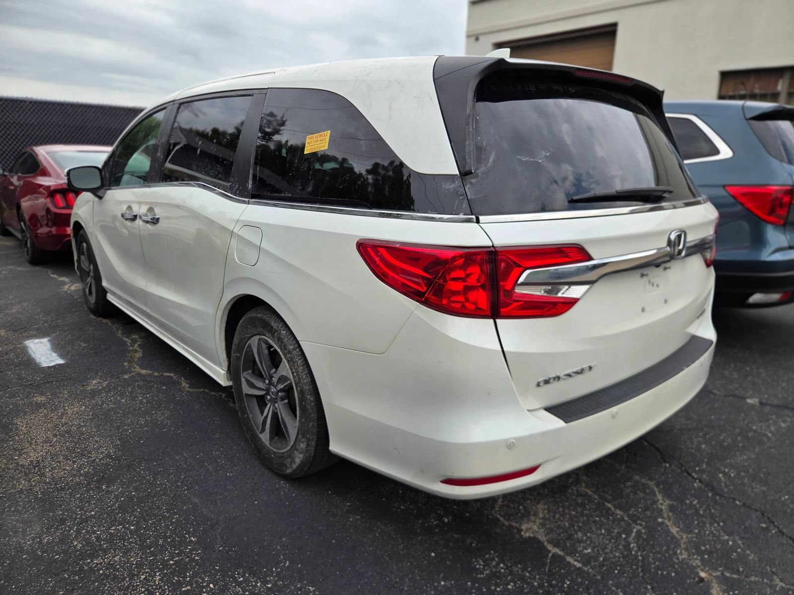 Used 2018 Honda Odyssey Touring image 2