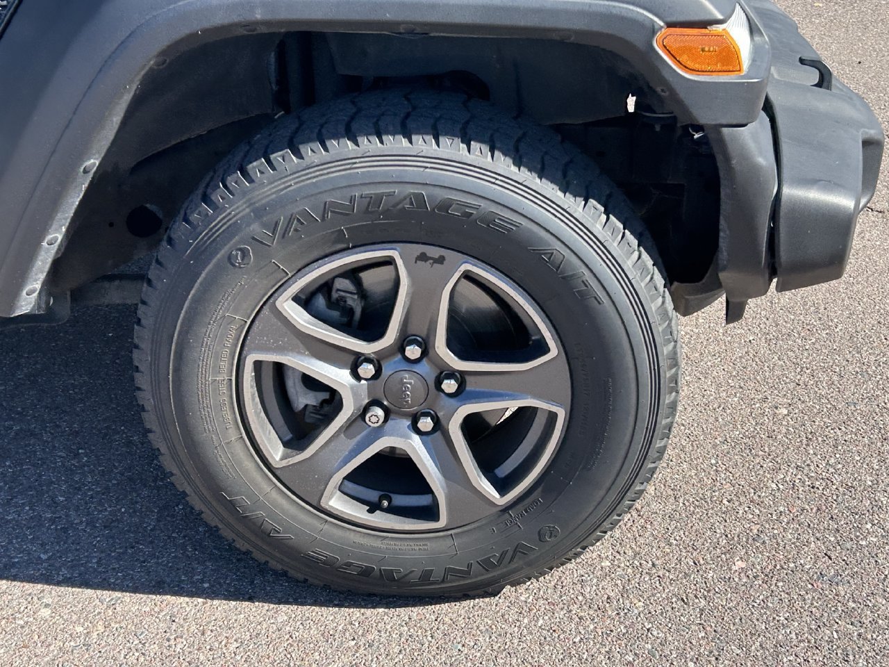 Used 2018 Jeep Wrangler Unlimited Sport S AWD/4WD image 9