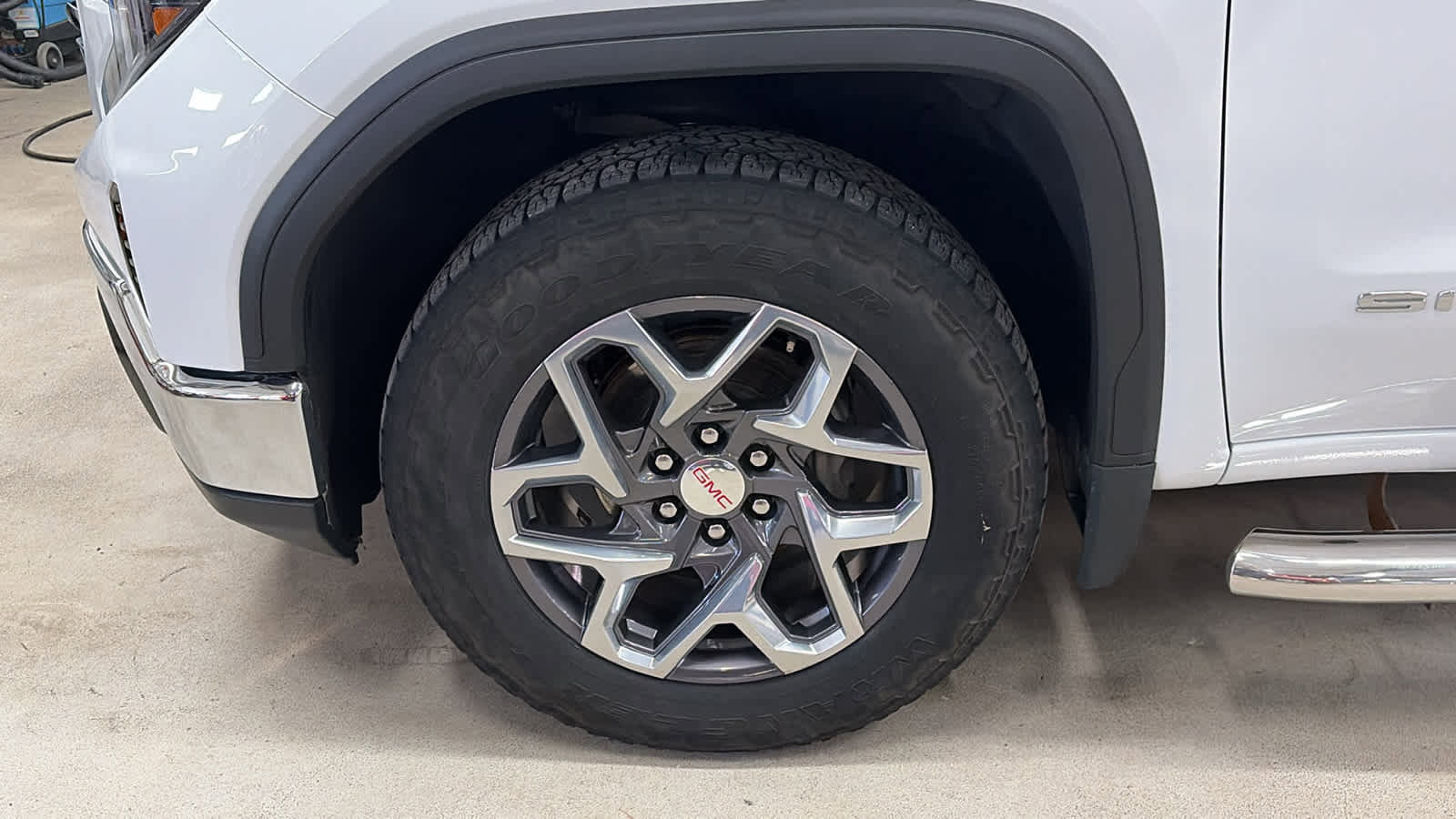 Used 2023 GMC Sierra 1500 SLT image 25