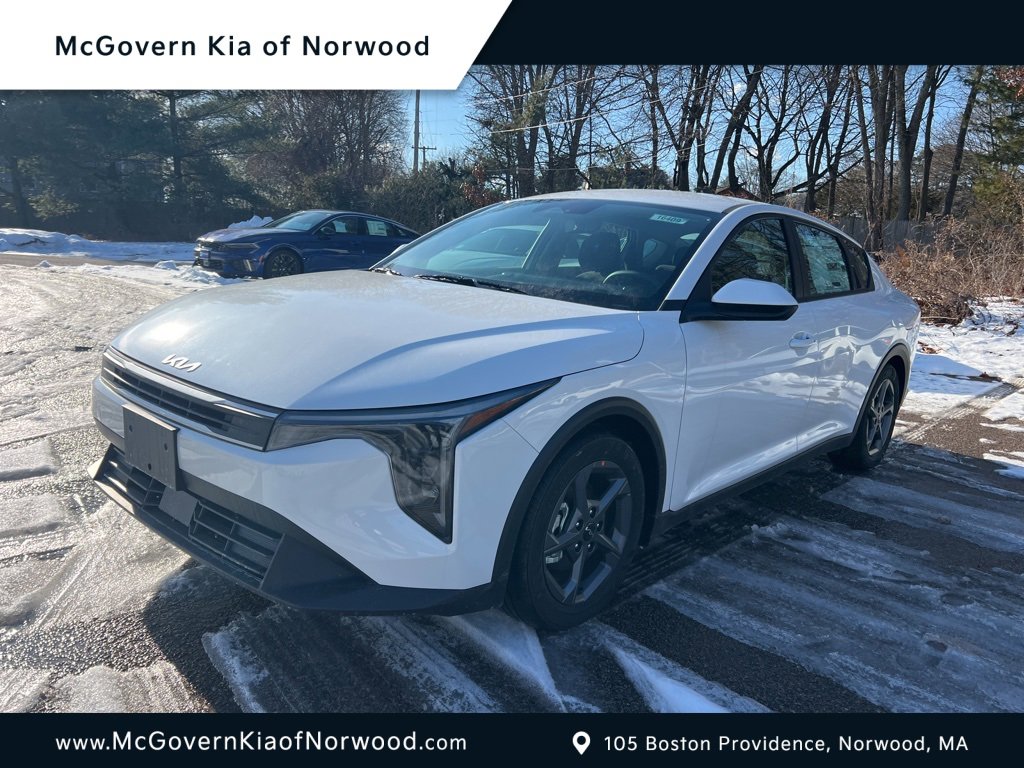 New 2025 Kia K4 LXS