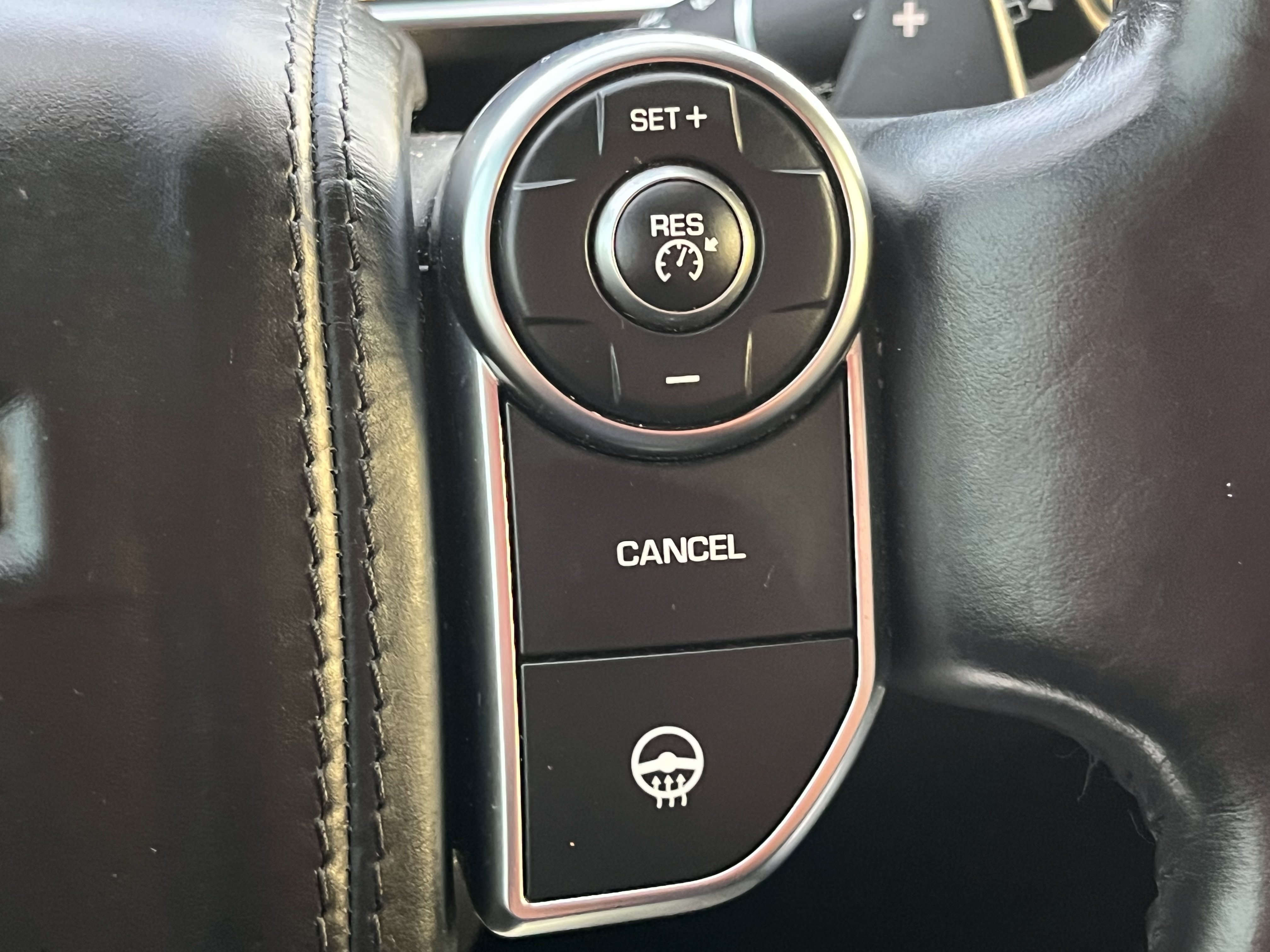 Used 2016 Land Rover Range Rover Supercharged AWD/4WD image 25
