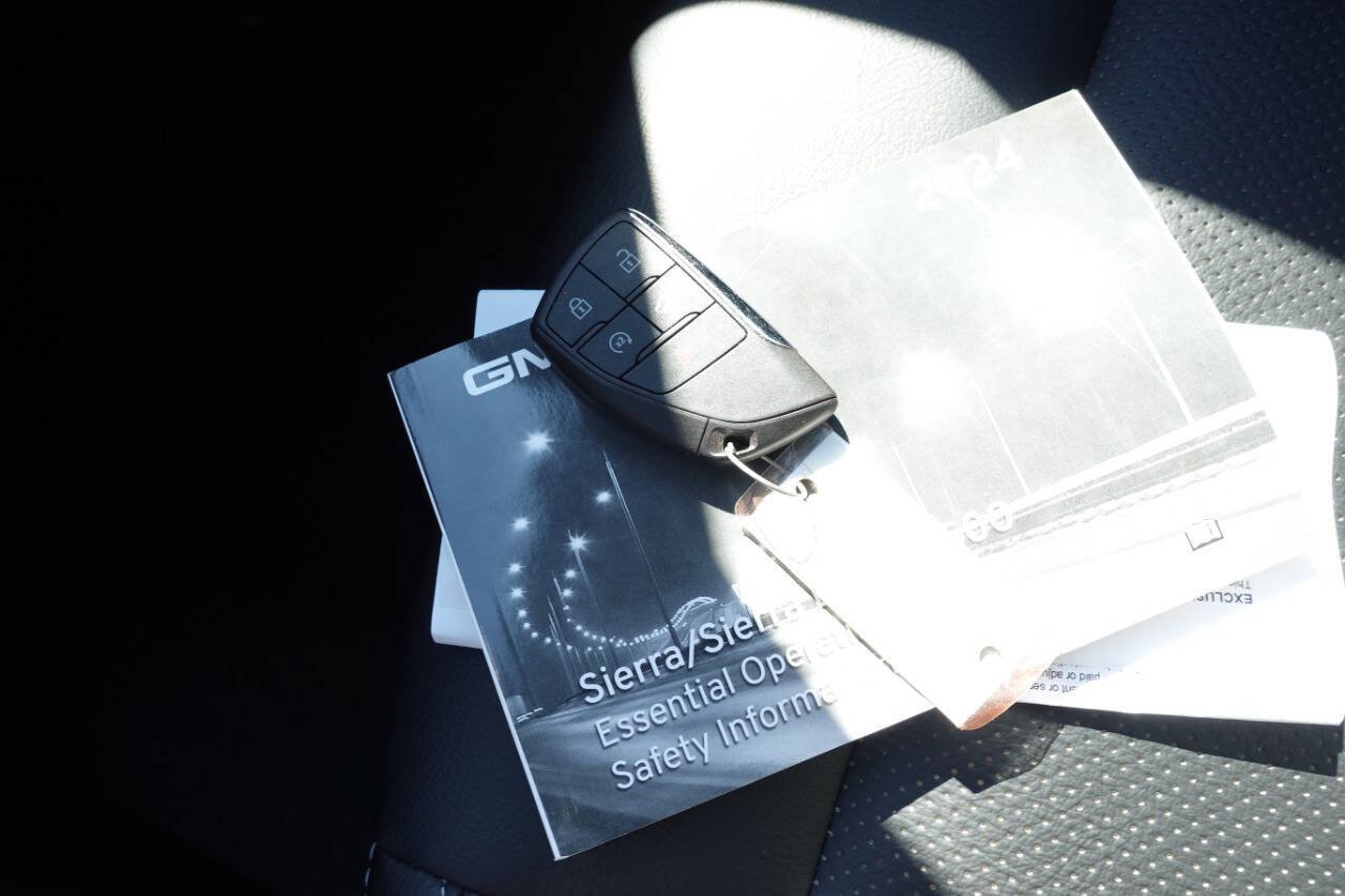 Used 2024 GMC Sierra 1500 Elevation image 29