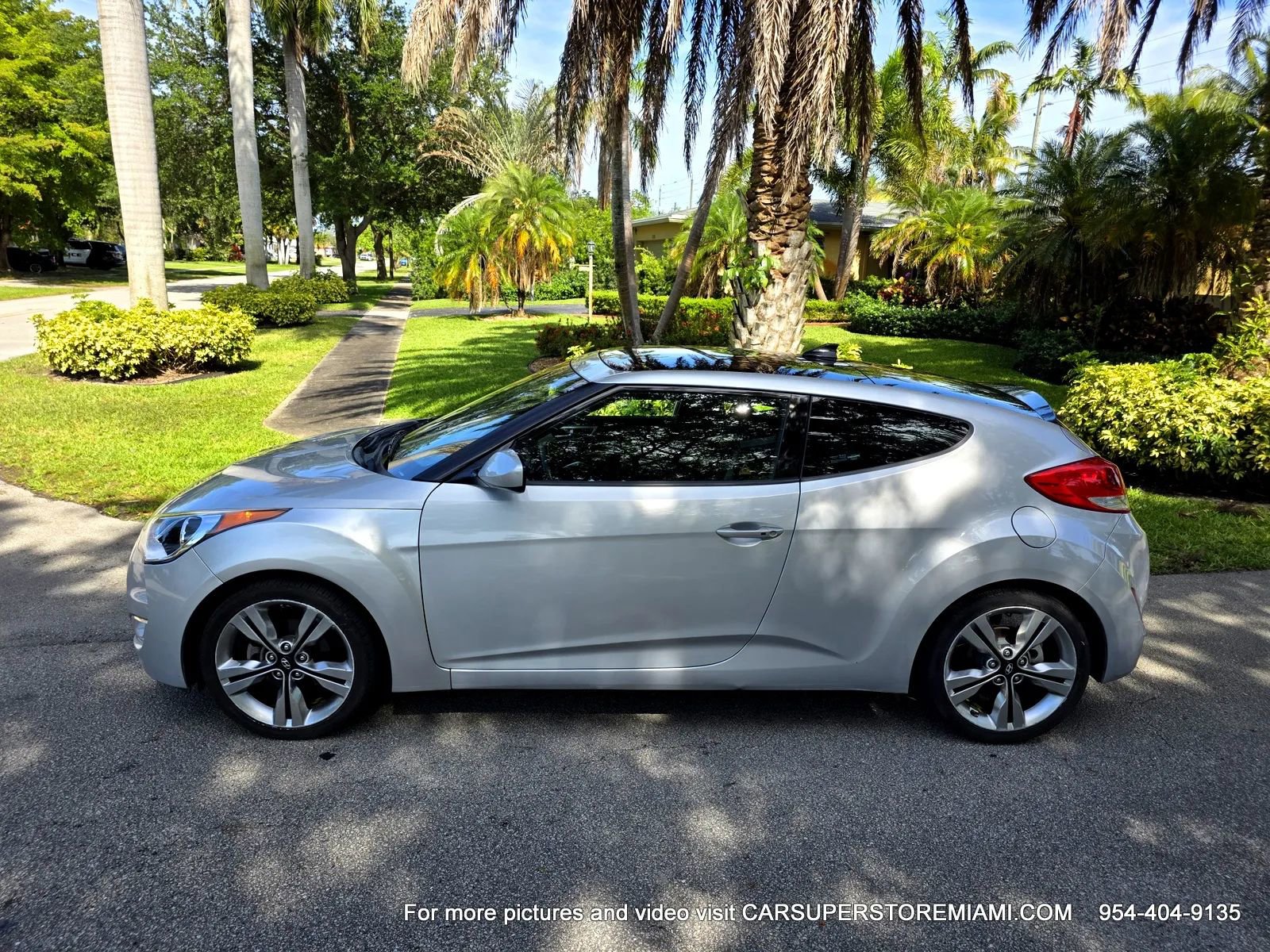 Used 2017 Hyundai Veloster Value Edition FWD image 6