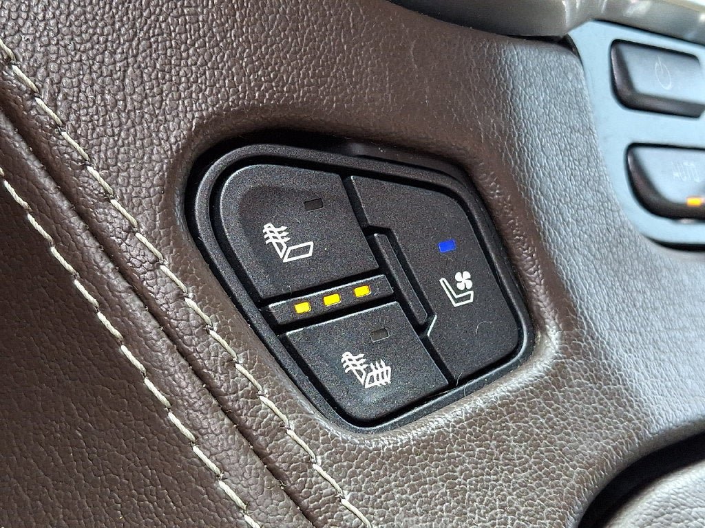 Used 2018 Chevrolet Tahoe Premier AWD/4WD image 29