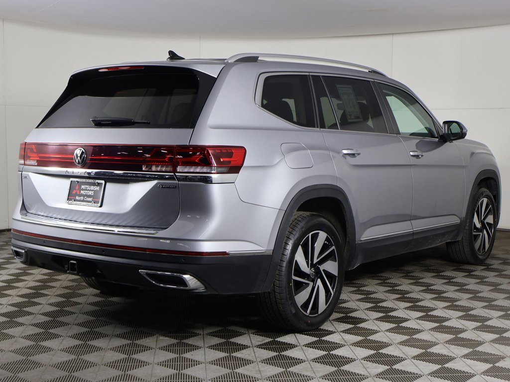 Used 2024 Volkswagen Atlas SEL image 14
