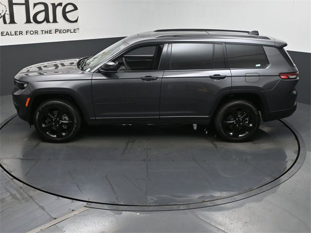 Used 2025 Jeep Grand Cherokee L Limited w/ Black Appearance Package image 45