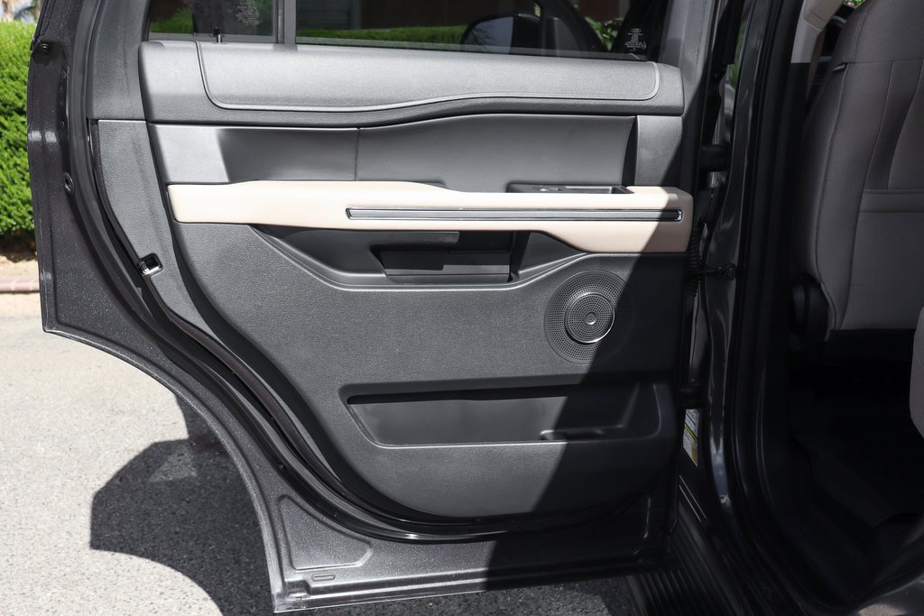 Used 2022 Ford Expedition XLT AWD/4WD image 38