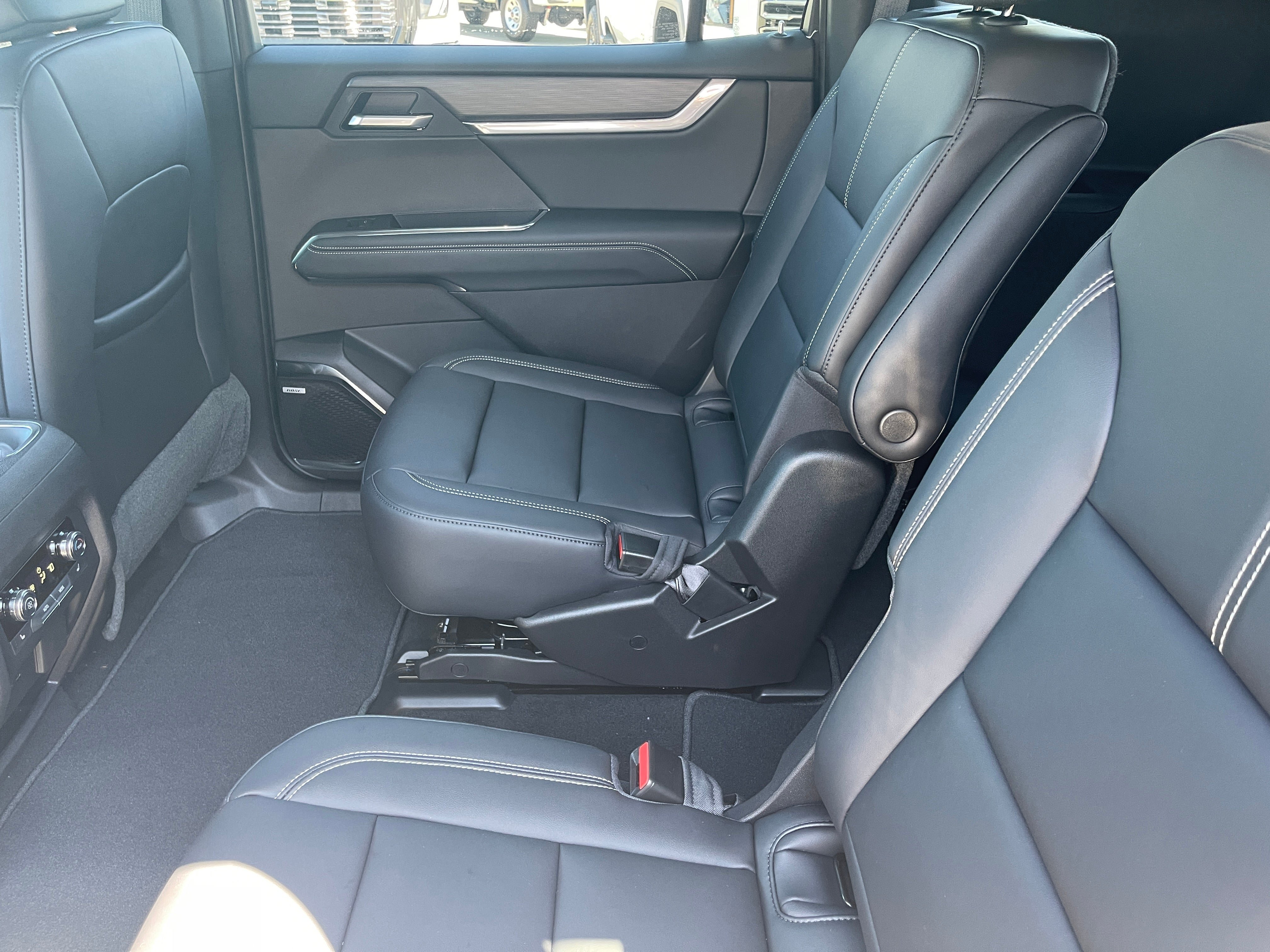 New 2026 GMC Acadia Elevation w/ Black Edition AWD/4WD image 19